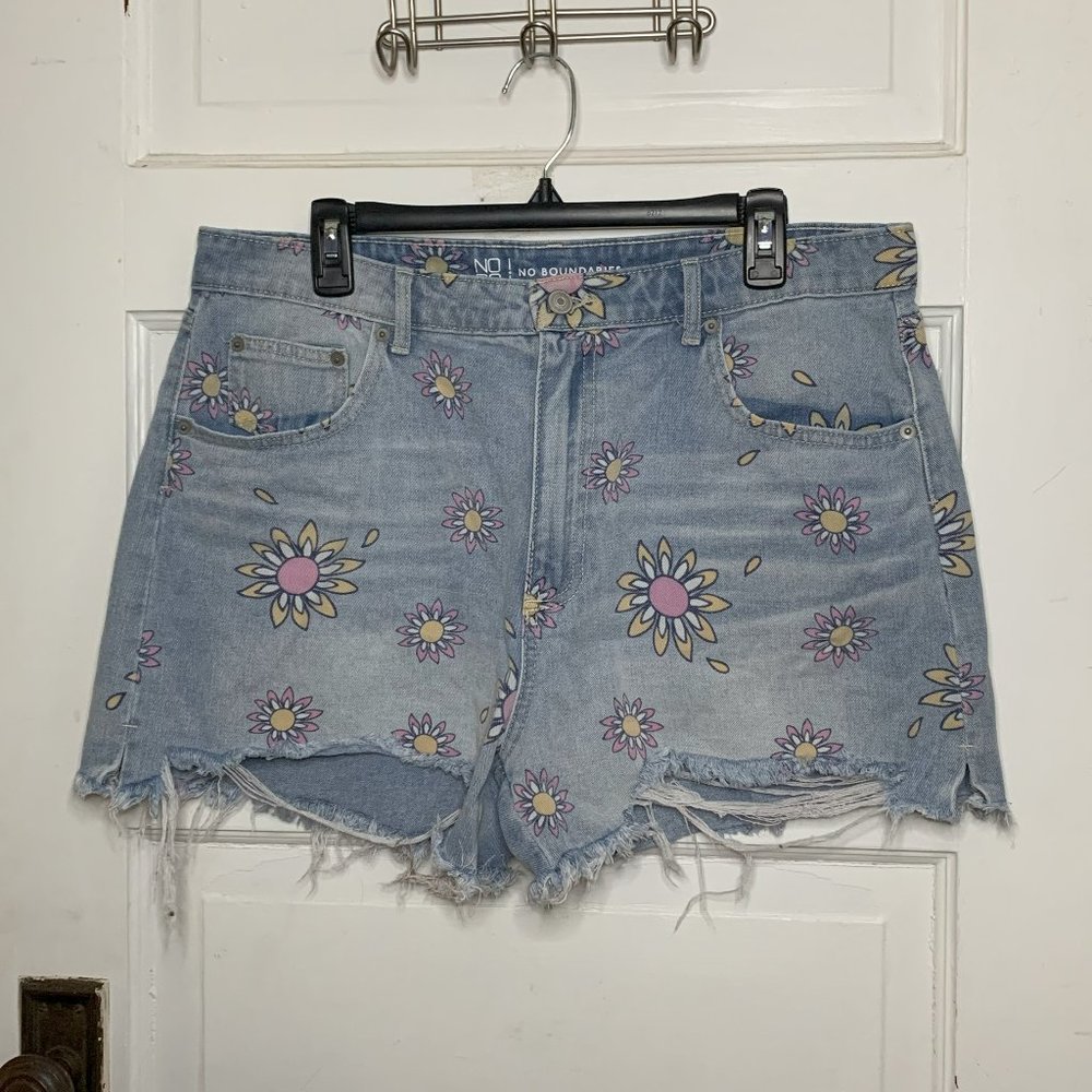Flower Print Jean Shorts w/ Frayed Edges No Boundaries Junior Size 17 (XL)